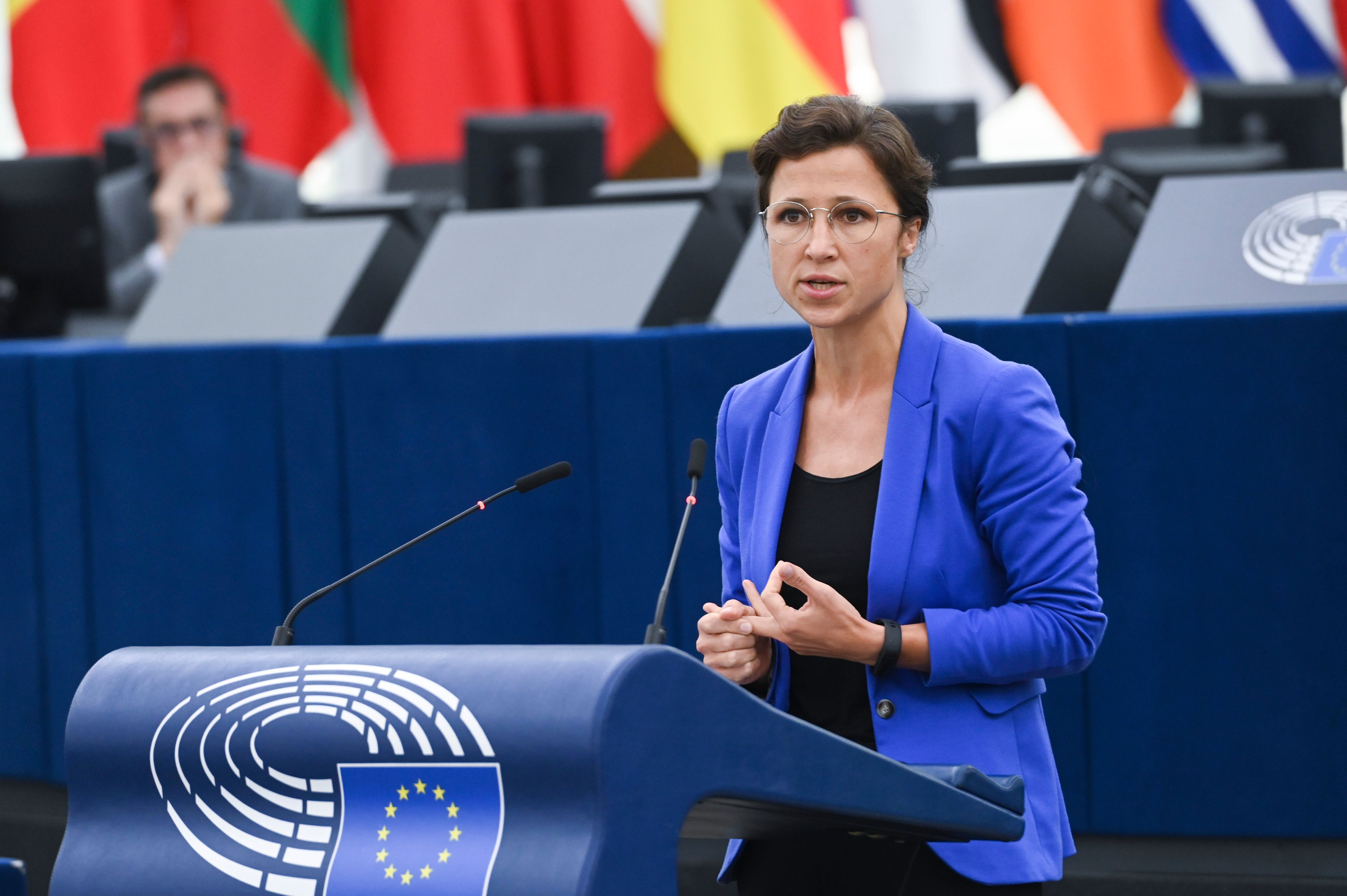 نماینده پارلمان اروپا:ما در باره به رسمیت شناختن طالبان، نباید حتا فکر کنیم