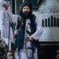 لغز اغتيال خليل الرحمن حقاني… من صفقة تبادل ضخمة إلى اغتيال غامض داخل مكتبه