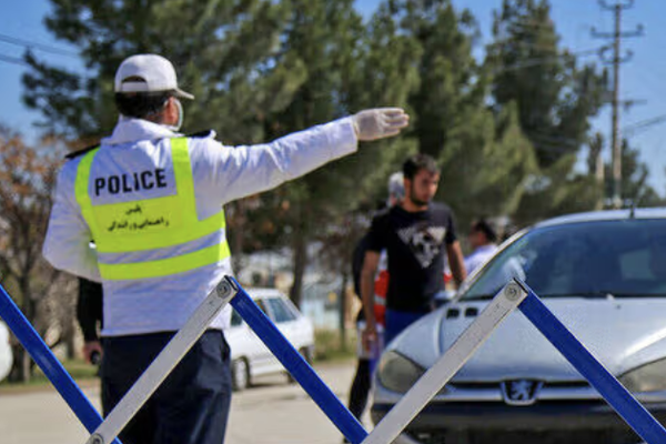 انقلاب سيارتين في سيستان وبلوشستان يؤدي إلى مقتل 13 مهاجرًا أفغانيًا