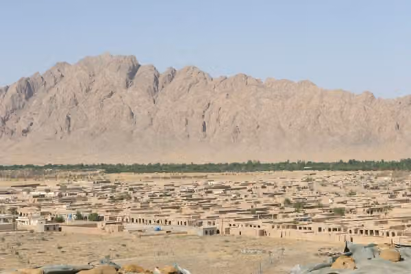 په هلمند کې د یوې ټرافیکي پېښې له امله ۳ کسان مړه او ۴ ټپیان شوي دي