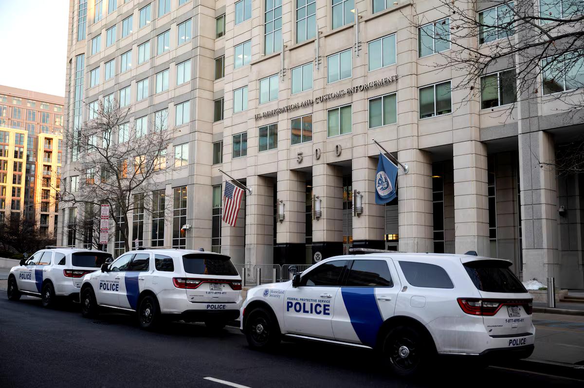 امریکا صدها «مهاجر مجرم» و فاقد مدرک را بازداشت و اخراج کرد