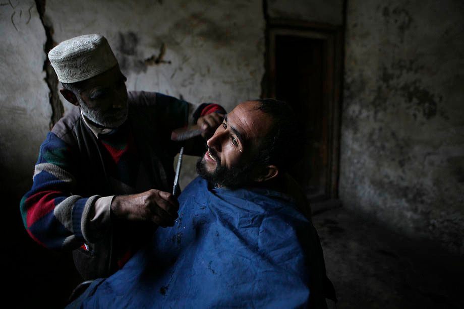 سلمانیان: طالبانو خوست او پکتیا کې د سټایلي وېښتانو او ږیرې پر جوړولو ۱۰ زره جریمه ټاکلې