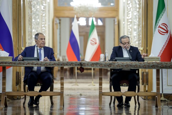 ایران او روسیې د طالبانو او پاکستان ترمنځ د کړکېچ پر کمولو ټینګار کړی