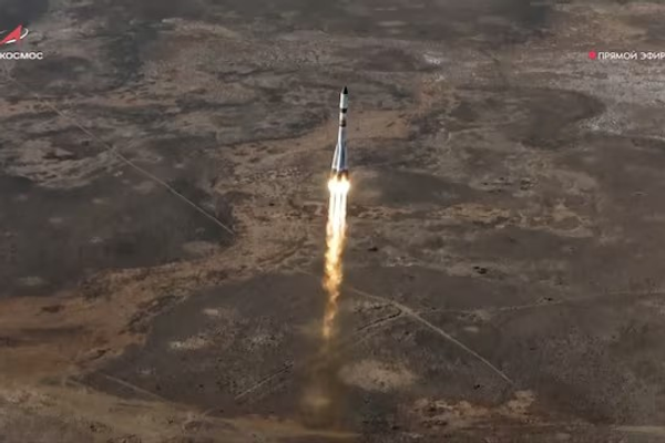 روسیې له رغول شوي «بایکونور» فضايي مرکز څخه یوځل بیا توغندی وتوغاوه