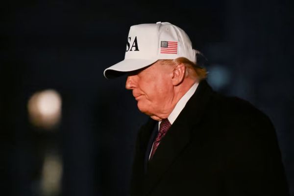 Trump Urges Iranians To Continue Protests, Seize Control Of Institutions