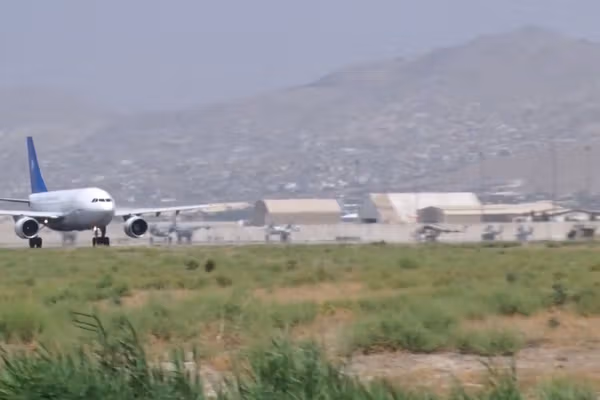 طالبان: په ۲۷ فعالو هوایي ډګرونو کې ۹ نړۍوال هوایي شرکتونه فعالیت لري