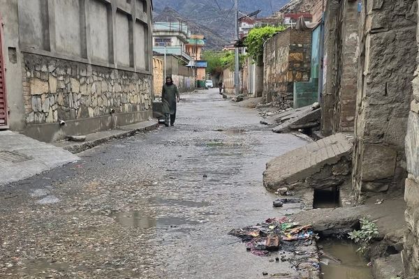 په کونړ کې ډیورنډ کرښې ته څېرمه خلکو د پاکستان د بریدونو له امله خپل کورونه پرېښي