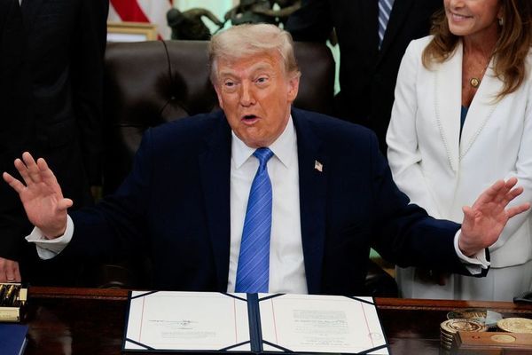 ډونالډ ټرمپ د واشنګټن او تهران د احتمالي هوکړې افشا شوي معلومات دروغ بللي