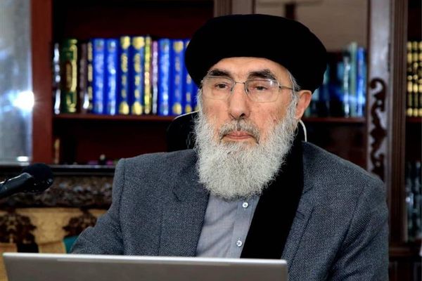 Hekmatyar Warns US Could Face Soviet-Like Collapse If War With Iran Fails