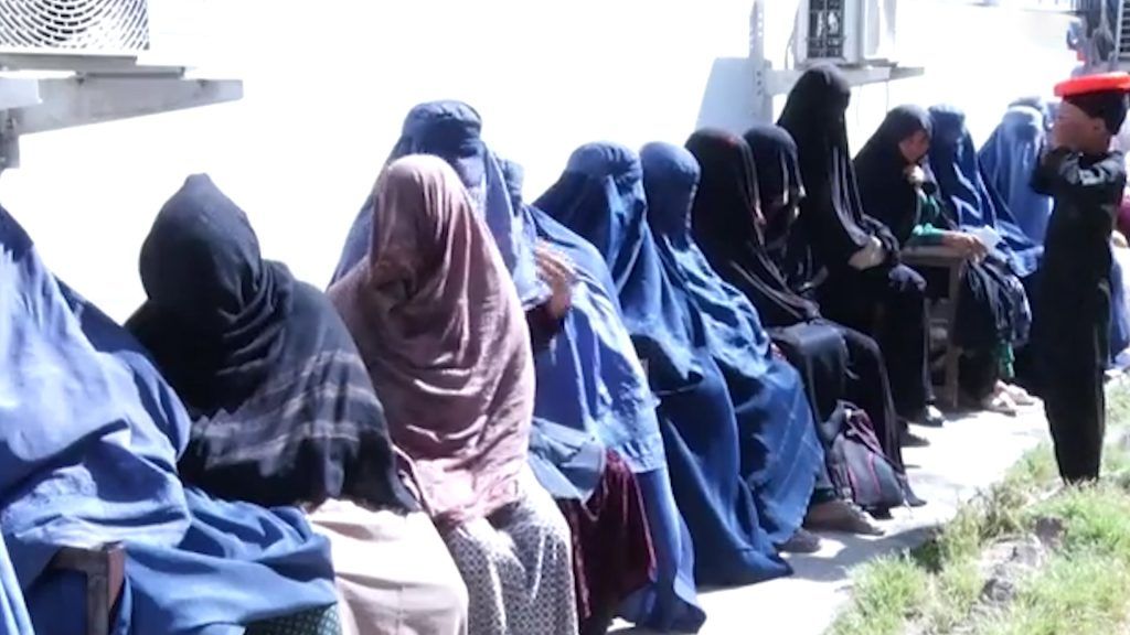 طالبان می‌گوید در دو سال بیش از ۶۲ هزار گدا را از ۱۰ ولایت افغانستان جمع‌آوری کرده است