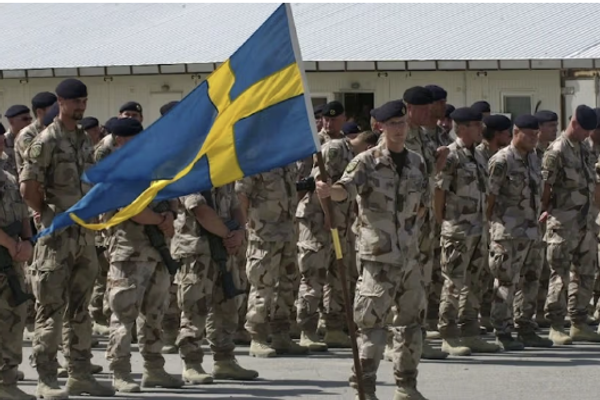 صحيفة سويدية تنتقد الحكومة لتركها 50 مترجمًا سابقًا في أفغانستان