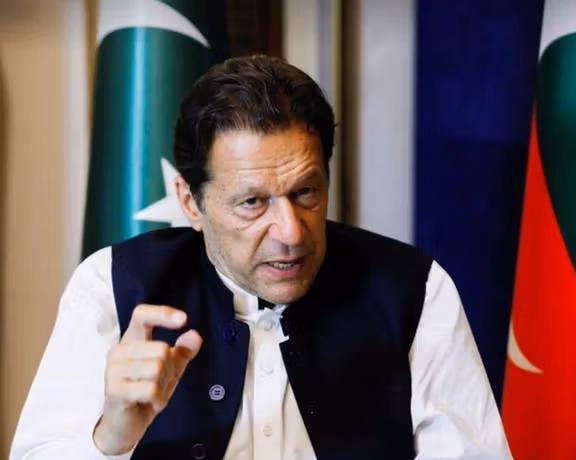 عمران خان: په پاکستان کې د افغان کډوالو سره روان چلند د اسلامي او فرهنګي اوصولو خلاف دی