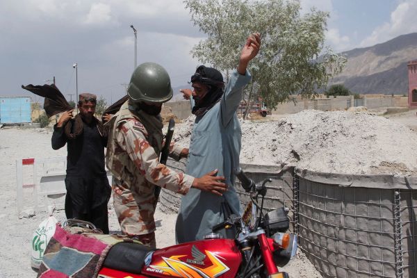 په بلوچستان کې د امنیتي ګواښونو له امله پر لاریونونو او غونډو بندیز ۱۵ ورځې غځول شوی