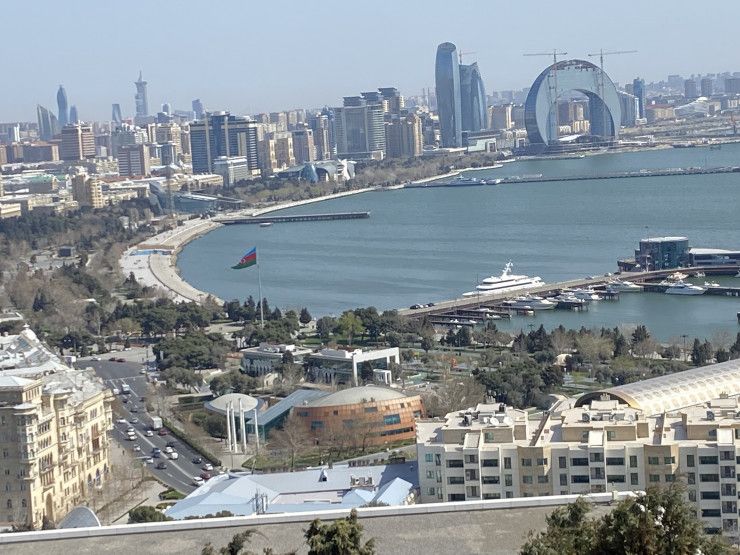 یک افغان در آذربایجان به اتهام برنامه‌ریزی برای «حمله تروریستی» به ۱۰ سال زندان محکوم شد