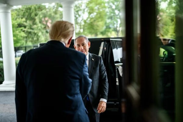 امریکایي چارواکی: نتنیاهو له ټرمپ سره د ژر کتنې غوښتنه وکړه