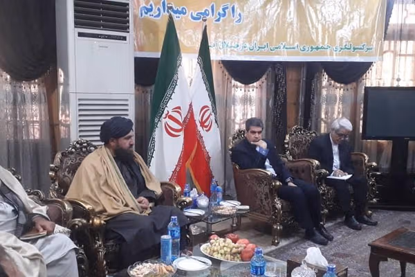 په ننګرهار کې د ایران قونسل: د افغان سوداګرو لپاره به ویزې اسانه او چټکې شي