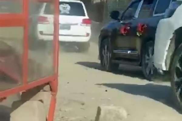 سند تازه: طالبان استفاده شخصی از موترهای نظامی را تایید کرد