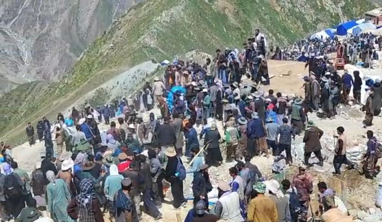 در پی درگیری طالبان با معترضان در شکی بدخشان دست‌کم «یک نفر کشته شد»