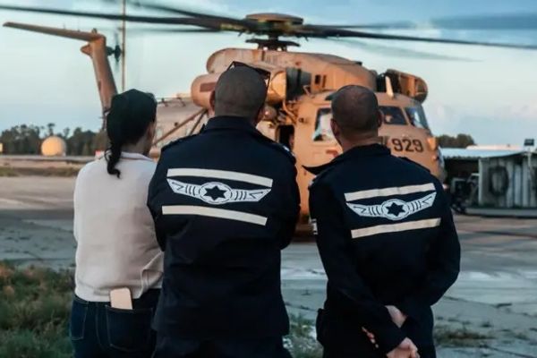 اولین گروه از گروگانها به ارتش اسرائیل تحویل داده شدند
