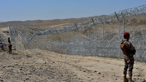 د ایران له خوا د افغانانو ډلوژنه؛ د طالبانو د خواشینوونکي احتیاطي چلند عوامل څه دي؟