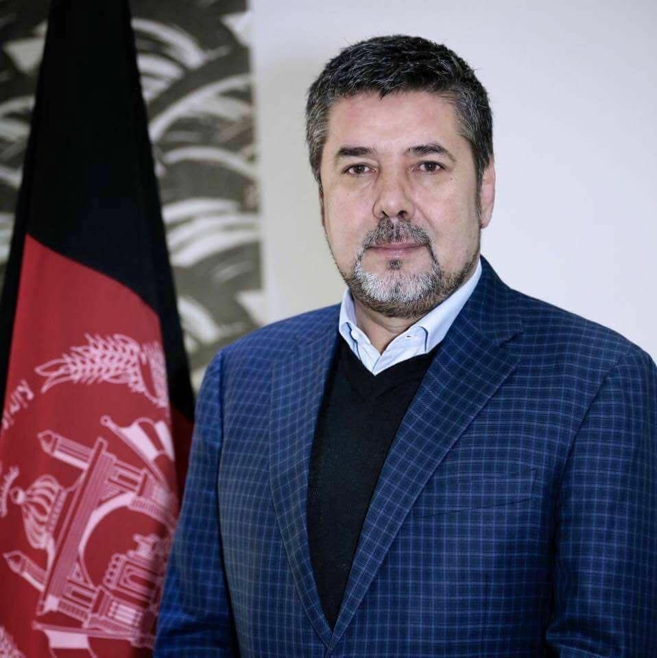 رحمت‌الله نبیل: افغانستان د معاملې پر ځای یو هیله‌بښونکي سیاسي اېتلاف ته اړتیا لري