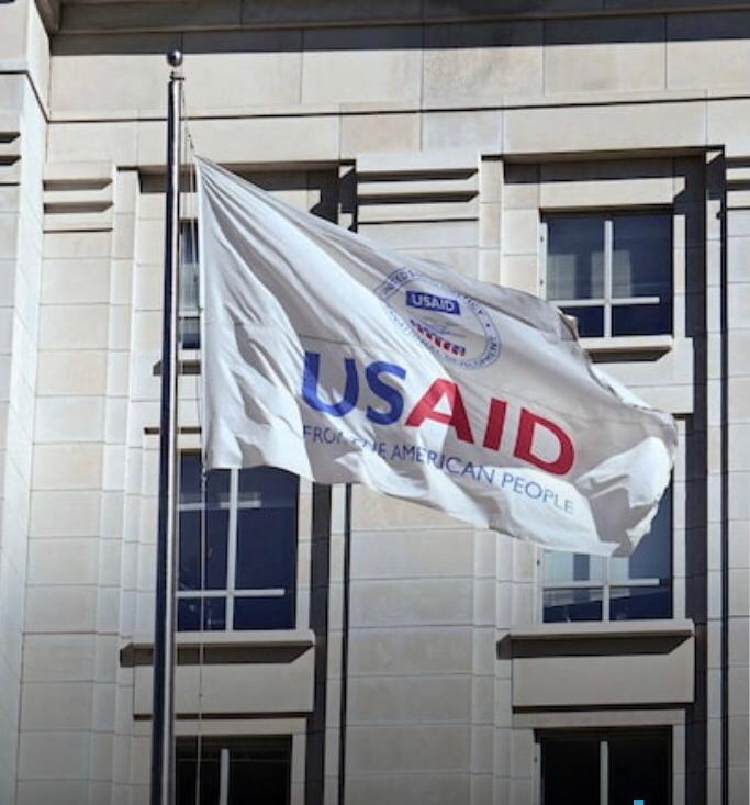 ټرمپ د نړۍوالې پراختیایي ادارې ۱۶‌سوه کارکوونکي په کور کېنوي