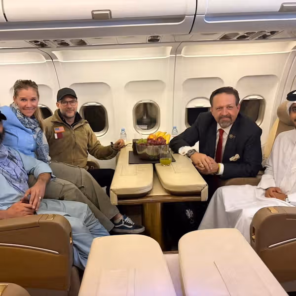 طالبان د دوو امریکایانو د خلاصون په بدل کې له ګوانتانامو نه د خپل یوه بندي خوشې کېدل غواړي