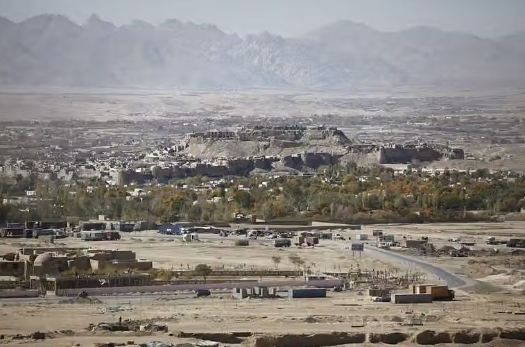 د غزني د دوو ولسوالیو اوسېدونکي د روغتیايي خدمتونو له خراب وضعیت څخه شکایت کوي