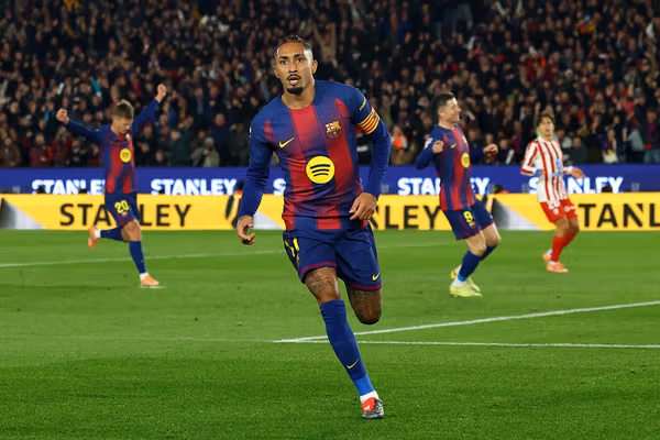 بارسلونا ٣-۱ اتلتیکو مادرید؛ بازگشت درخشان آبی اناریها با درخشش رافینیا