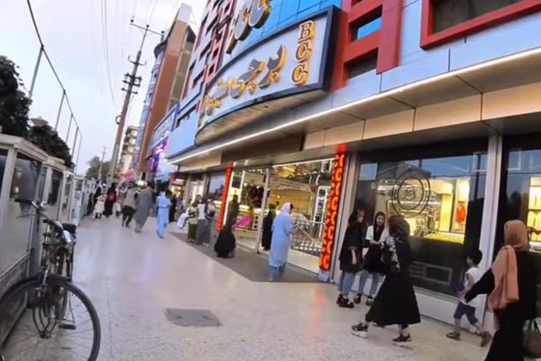 Taliban Detain Dozens Of Young Women In Western Kabul Amid Renewed Crackdown