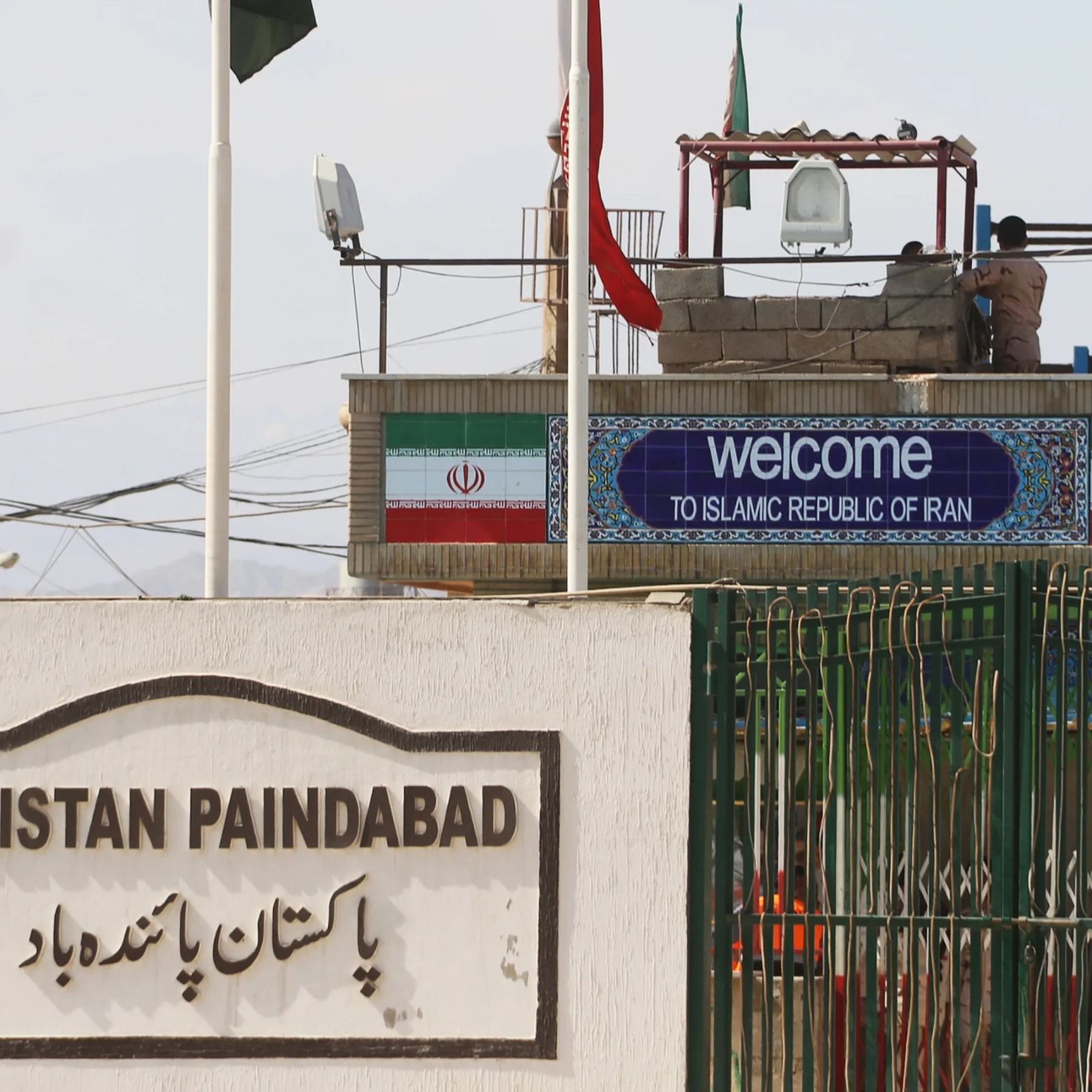 پاکستان نشست کمیته تجارت مرزی با ایران را در پی حمله موشکی سپاه پاسداران لغو کرد