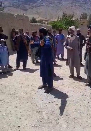 معترضان در پرچمن فراه خواهان برکناری ولسوال طالبان شدند