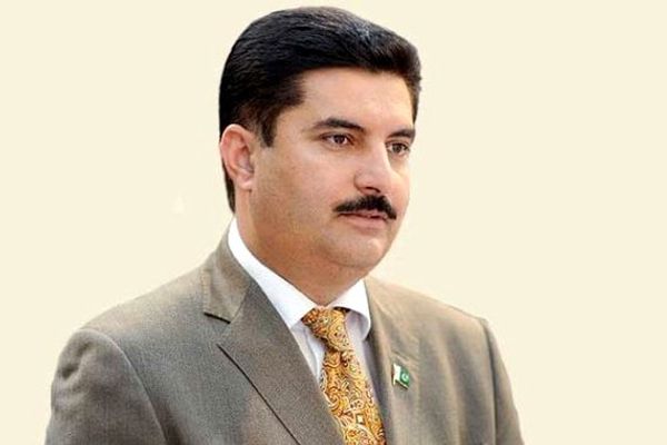 فیصل کنډي: ناامنۍ نه یوازې حکومتونه، بلکې کډوال، محصلین او کاروباریان تر ټولو ډېر اغېزمنوي