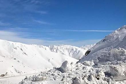 د سالنګونو لویه لاره د درنې واورې د ورښت له امله بنده شوه