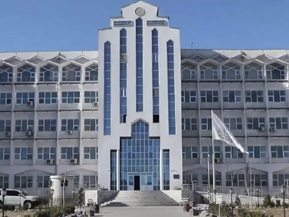 د طالبانو عدلیې وزارت خبرداری ورکړی چې ددوی پر قوانینو اعتراض پر «شریعت اعتراض» دی