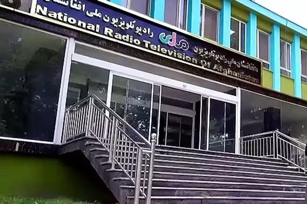 د خبریالانو ملاتړ سازمان: له ملي ټلوېزیونه ډلهييزه ګوښهکېدل د رسنیو ازادي ځپي