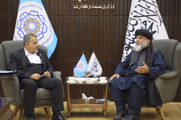 چانهزنی طالبان با ایران؛ وزیر طالبان خواهان دریافت نفت و گاز ارزان از ایران شد