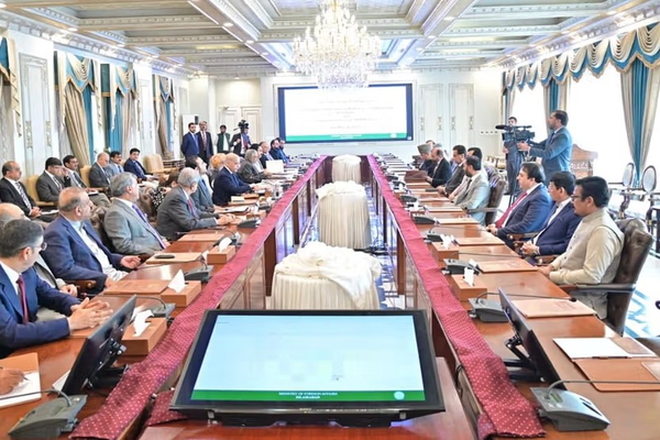 أحزاب باكستانية تدعو إلى مواصلة الهجمات في المناطق الحدودية مع أفغانستان