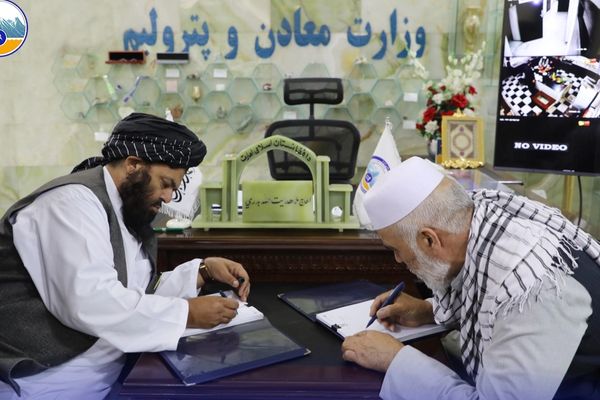 طالبانو د ۲۰میلیونه ډالرو په ارزښت د هرات د مالګېکان د دویم بلاک د استخراج تړون لاسلیک کړ