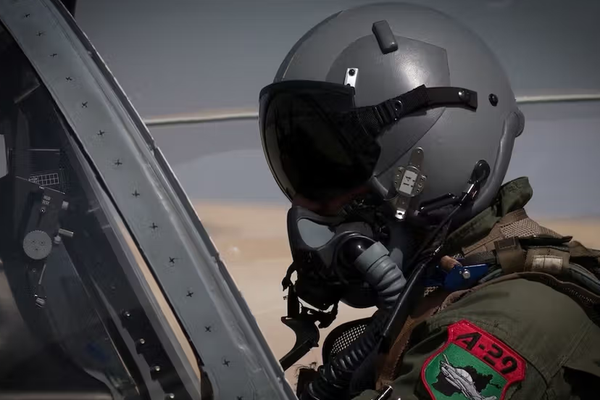 Afghan Pilots Face Peril As US Resettlement Stalls, Pakistan Plans Deportations