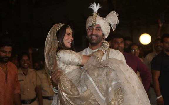 پس از سالها رابطه عاشقانه؛ رانبیر کاپور و آلیا بات ازدواج کردند