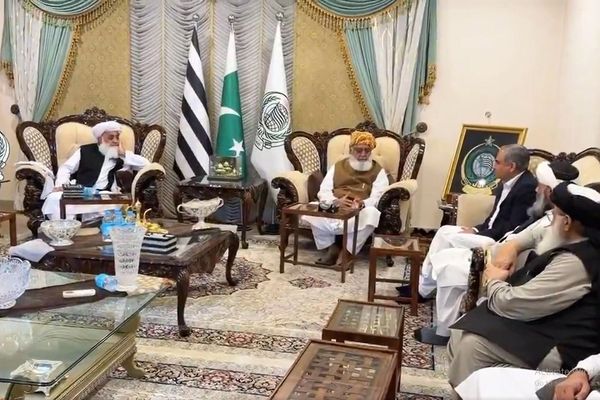 په پاکستان کې د جمعیت علمای اسلام د جمعې ورځې لپاره پلان شوی لاریون وځنډول شو