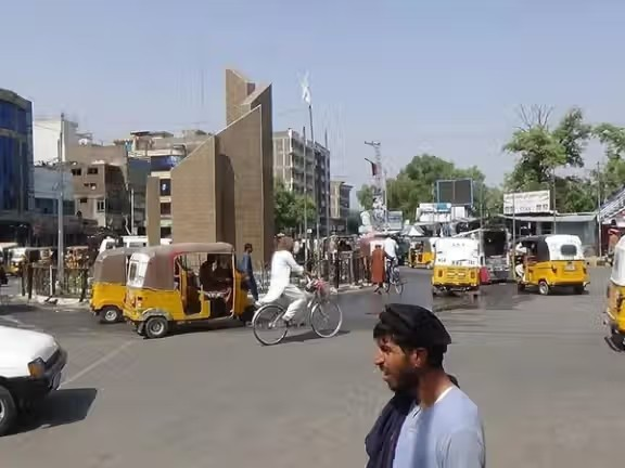 په جلال‌اباد ښار کې د زلزلې له امله ۱۵ کسان ټپیان شوي