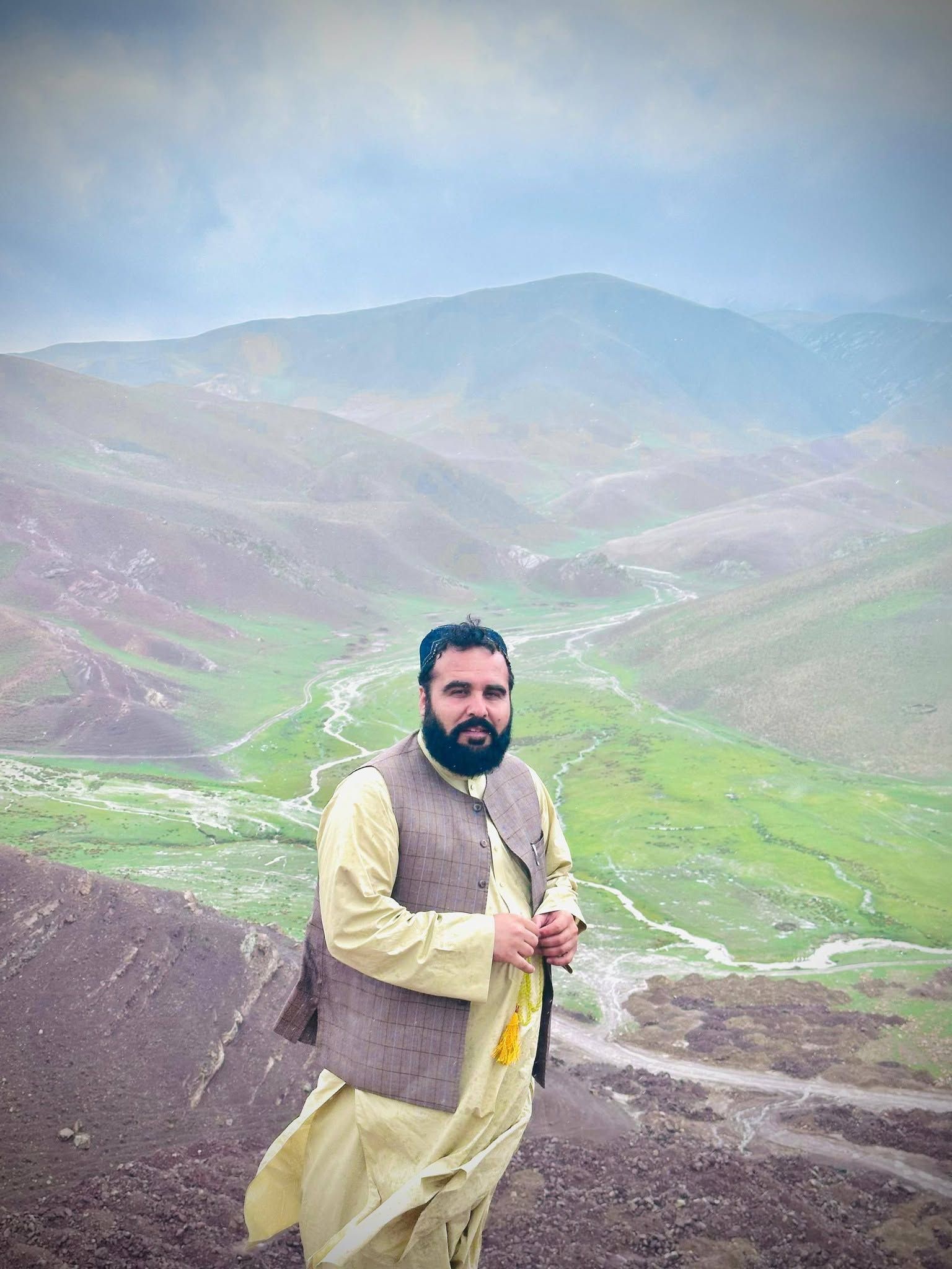 د طالبانو پخواني چارواکي د ملي بیرغ په ورځ د درې‌رنګه بیرغ ستاینه کړې 