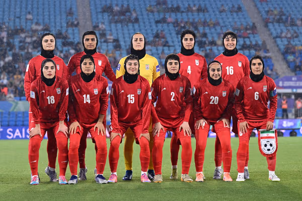 پنج بازیکن تیم فوتبال زنان ایران از استرالیا درخواست پناهندگی کردند