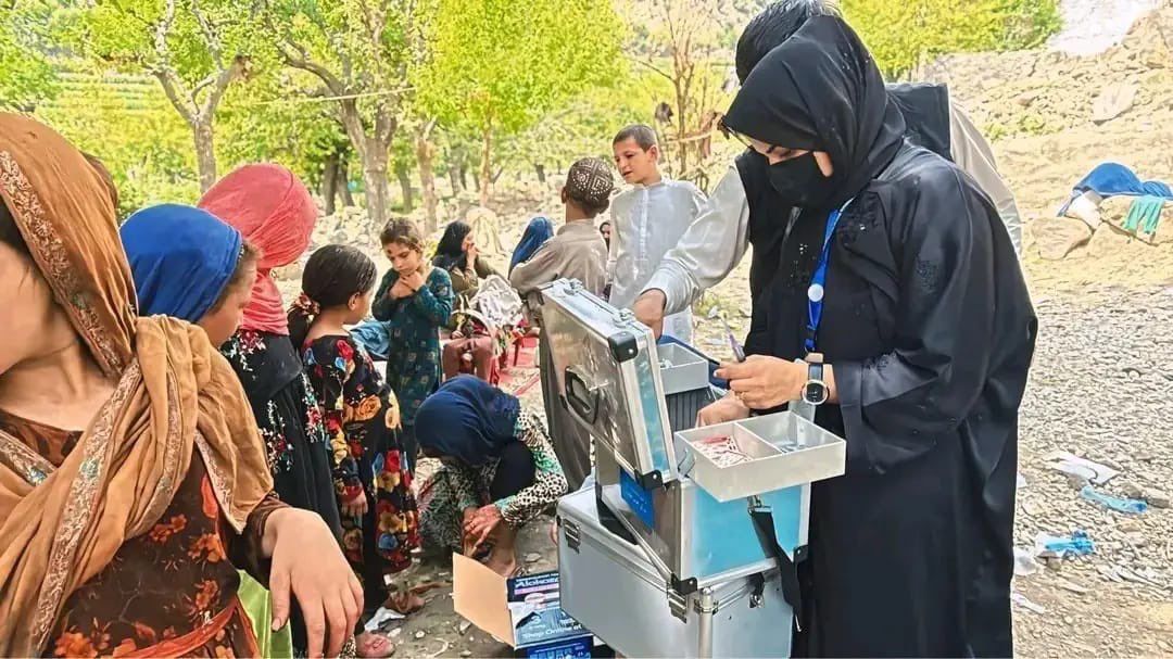 د طالبانو بندیزونه؛ د ښځینه صحي ټیمونو نشتوالي د کونړ زلزله ځپلو ښځو د مړینې شمېر لوړ کړی