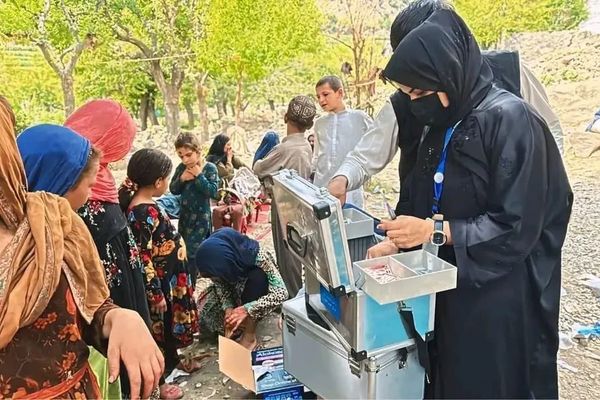 د طالبانو بندیزونه؛ د ښځینه صحي ټیمونو نشتوالي د کونړ زلزله ځپلو ښځو د مړینې شمېر لوړ کړی