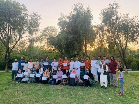 د رسنیو د ملاتړ سازمان: پاکستاني پولیسو په تاوتریخوالي سره افغان خبریالان نیولي دي