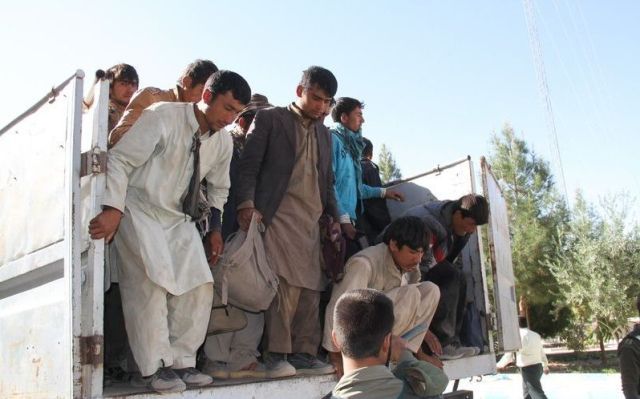 ایران سږ کال له یزد ولایت څخه ۳۶ زره افغان کډوال ایستلي