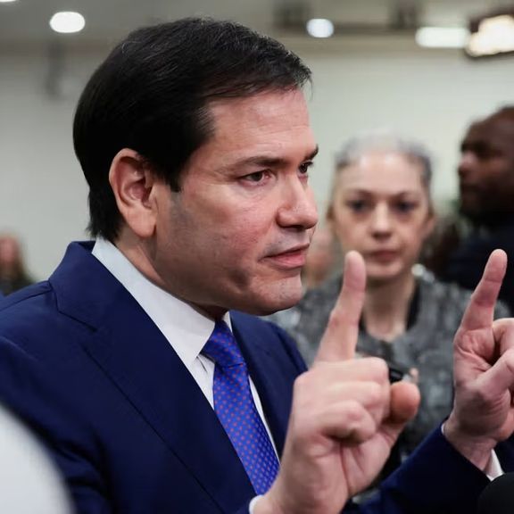 امریکا د ایران د لوړ پوړو چارواکو او د هغوی د کورنیو د استوګنې جوازونه لغوه کوي